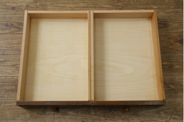 中古　三越家具　カントリーハウス　希少な絶版品!!　ブルージュ　挽き物加工や引手のデザインがおしゃれ!クラシカルな雰囲気を高めるデスク　(R-084135)