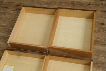 中古　三越家具　カントリーハウス　希少な絶版品!!　ブルージュ　挽き物加工や引手のデザインがおしゃれ!クラシカルな雰囲気を高めるデスク　(R-084135)