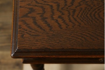 中古　三越家具　カントリーハウス　希少な絶版品!!　ブルージュ　挽き物加工や引手のデザインがおしゃれ!クラシカルな雰囲気を高めるデスク　(R-084135)