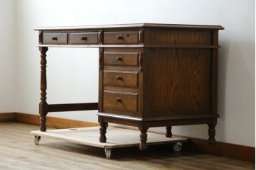 中古　三越家具　カントリーハウス　希少な絶版品!!　ブルージュ　挽き物加工や引手のデザインがおしゃれ!クラシカルな雰囲気を高めるデスク(片袖机、ワークデスク、在宅用、在宅ワーク用)(R-084135)
