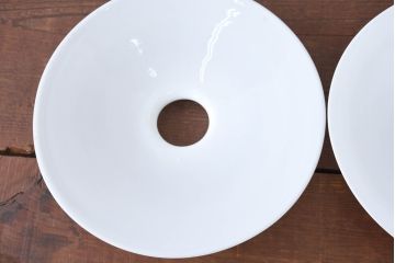 《引っ掛けシーリング式ペンダントライト加工費込み》　和製アンティーク　シンプルなフォルムで使いやすい平笠照明2個セット(天井照明、吊り下げ照明、ペンダントライト、シェード、電笠)(R-084141)