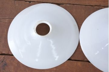 《引っ掛けシーリング式ペンダントライト加工費込み》　和製アンティーク　シンプルなフォルムで使いやすい平笠照明2個セット(天井照明、吊り下げ照明、ペンダントライト、シェード、電笠)(R-084146)