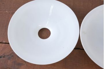 《引っ掛けシーリング式ペンダントライト加工費込み》　和製アンティーク　シンプルなフォルムで使いやすい平笠照明2個セット(天井照明、吊り下げ照明、ペンダントライト、シェード、電笠)(R-084146)