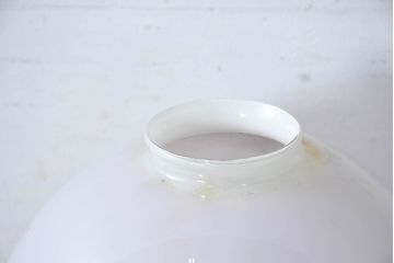 《引っ掛けシーリング式ペンダントライト加工費込み》　和製アンティーク　球体型　レトロな丸いフォルムが可愛らしいガラス製ペンダントライト(吊り下げ照明、天井照明、シェードランプ)(R-084153)
