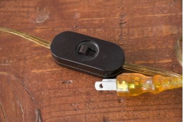 フランスアンティーク　大理石の台座と銅の本体が重厚感を放つ!凝ったデザインでシェードの作りが美しいテーブルスタンド(テーブルランプ、テーブル照明、テーブルライト、デスクライト、デスクスタンド、卓上照明)(R-084154)