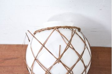 《引っ掛けシーリング式ペンダントライト加工費込み》　和製アンティーク　球体型　優しい光が映えるペンダントライト(吊り下げ照明、天井照明、シェードランプ)(R-084158)
