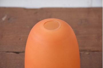 《引っ掛けシーリング式ペンダントライト加工費込み》　アメリカビンテージ　空間全体を温かい雰囲気に包み込むオレンジマットのガラスシェード(吊り下げ照明、ペンダントライト、照明カバー、天井照明、ヴィンテージ)(R-084171)