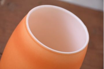 《引っ掛けシーリング式ペンダントライト加工費込み》　アメリカビンテージ　空間全体を温かい雰囲気に包み込むオレンジマットのガラスシェード(吊り下げ照明、ペンダントライト、照明カバー、天井照明、ヴィンテージ)(R-084171)