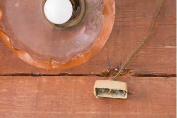 《引っ掛けシーリング式ペンダントライト加工費込み》　ビンテージ照明　可憐なグラデーションで彩るペンダントライト2個セット　(R-084174)