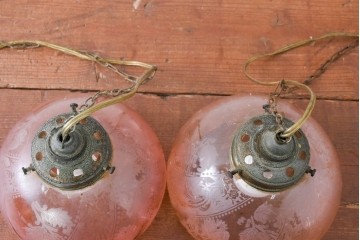 《引っ掛けシーリング式ペンダントライト加工費込み》　ビンテージ照明　可憐なグラデーションで彩るペンダントライト2個セット　(R-084174)