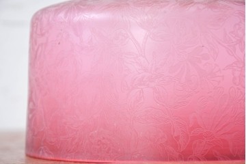 《引っ掛けシーリング式ペンダントライト加工費込み》　アンティーク照明　深いピンクで幻想的に彩るペンダントライト　(R-084175)