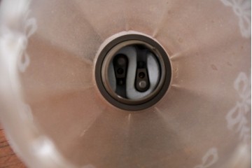 ヨーロッパビンテージ　リボンのガーランド模様が愛らしいペンダントライト　(R-084176)