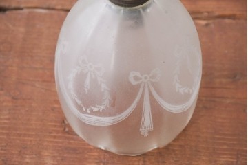 ヨーロッパビンテージ　リボンのガーランド模様が愛らしいペンダントライト　(R-084176)