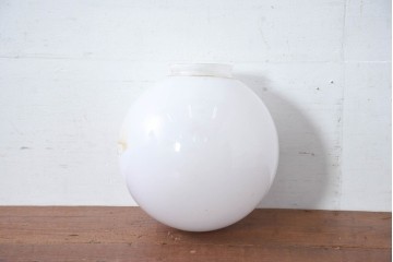 《引っ掛けシーリング式ペンダントライト加工費込み》　和製アンティーク　球体型　レトロな丸いフォルムが可愛らしいガラス製ペンダントライト　(R-084177)