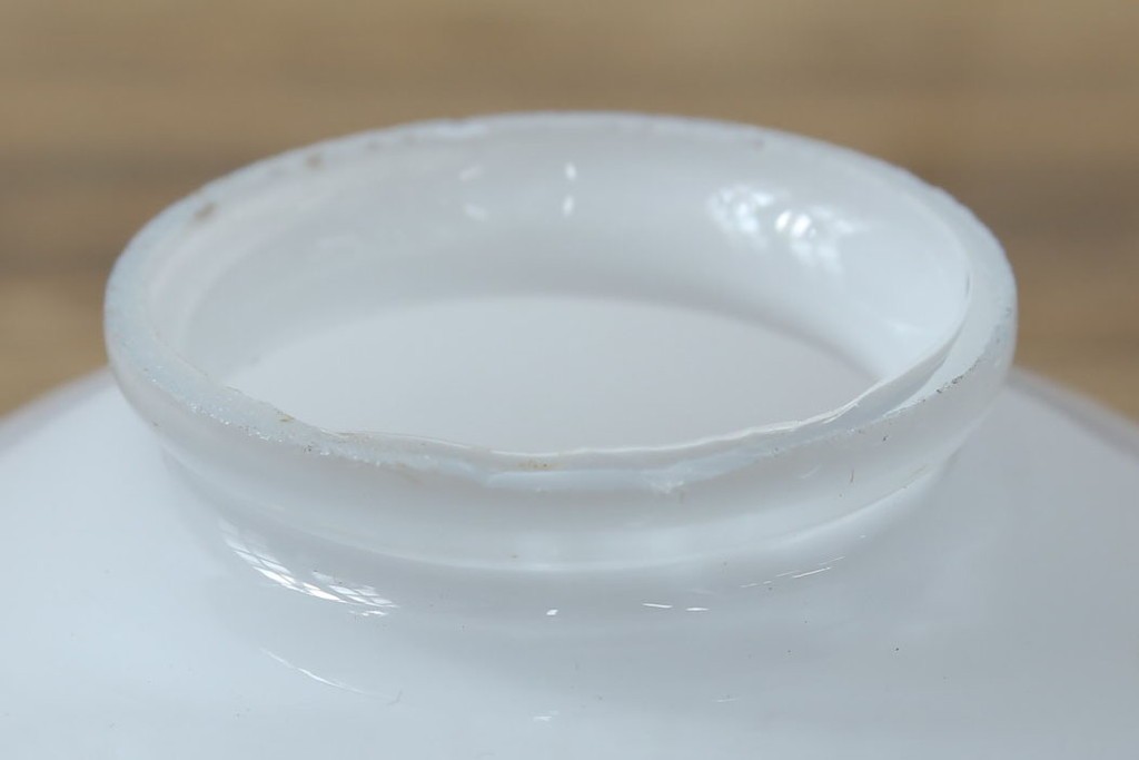 和製アンティーク　ぽってり丸みを帯びた乳白ガラスが可愛らしいペンダントライト　(R-084181)