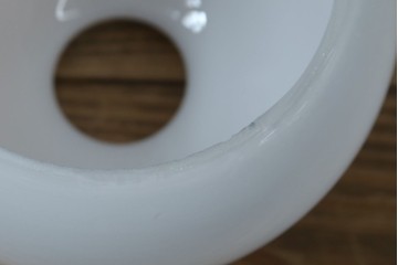 和製アンティーク　ぽってり丸みを帯びた乳白ガラスが可愛らしいペンダントライト　(R-084181)