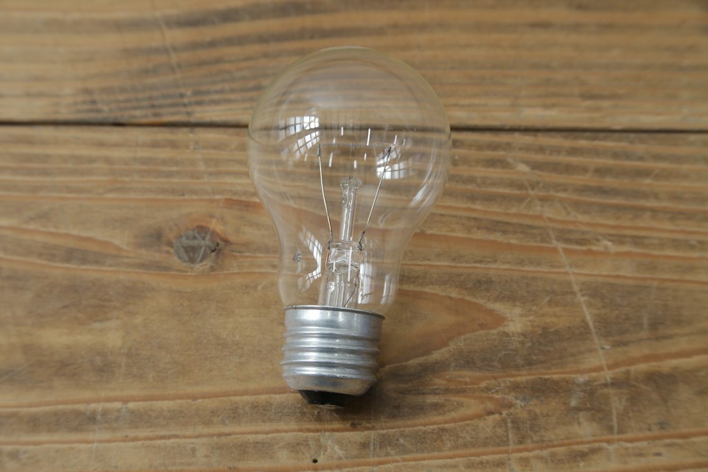 和製アンティーク　ぽってり丸みを帯びた乳白ガラスが可愛らしいペンダントライト　(R-084181)