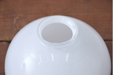 《引っ掛けシーリング式ペンダントライト加工費込み》　和製アンティーク　ぽってり丸みを帯びた乳白ガラスが可愛らしいペンダントライト　(R-084181)