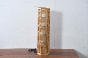 中古　美品　林木工芸　木のあかりシリーズ　いちまつ　市松模様の優しい灯りがくつろぎの空間を演出するフロアスタンド　定価約13万円相当　(R-084183)