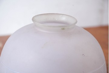 《引っ掛けシーリング式ペンダントライト加工費込み》　和製アンティーク　レトロな雰囲気が魅力のオパールガラスのエッチング入り天井照明　(R-084192)