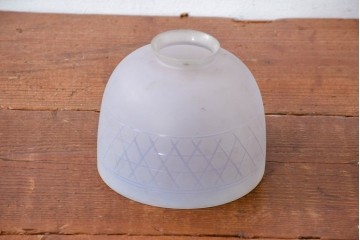 《引っ掛けシーリング式ペンダントライト加工費込み》　和製アンティーク　レトロな雰囲気が魅力のオパールガラスのエッチング入り天井照明　(R-084192)