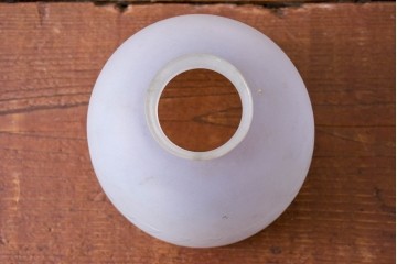 《引っ掛けシーリング式ペンダントライト加工費込み》　和製アンティーク　レトロな雰囲気が魅力のオパールガラスのエッチング入り天井照明　(R-084192)