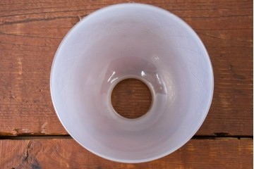 《引っ掛けシーリング式ペンダントライト加工費込み》　和製アンティーク　レトロな雰囲気が魅力のオパールガラスのエッチング入り天井照明　(R-084192)