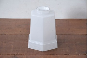 《引っ掛けシーリング式ペンダントライト加工費込み》　和製アンティーク　六角フォルムが美しいミルクガラスのぺンダントライト　(R-084194)