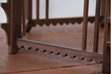 《引っ掛けシーリング式ペンダントライト加工費込み》　和製ヴィンテージ 　幾何学的な骨組みと波形意匠が印象的な凝った作りの木製照明　(R-084202)