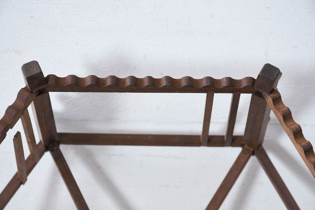 《引っ掛けシーリング式ペンダントライト加工費込み》　和製ヴィンテージ 　幾何学的な骨組みと波形意匠が印象的な凝った作りの木製照明　(R-084202)