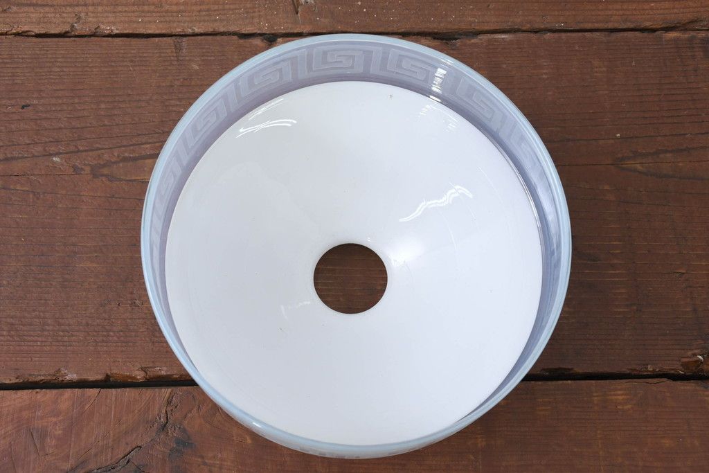 《引っ掛けシーリング式ペンダントライト加工費込み》　和製アンティーク　オパールガラスの上品な艶めきと雷模様の美しい装飾が魅力的な天井照明　(R-084204)