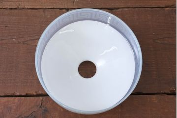 《引っ掛けシーリング式ペンダントライト加工費込み》　和製アンティーク　オパールガラスの上品な艶めきと雷模様の美しい装飾が魅力的な天井照明　(R-084204)