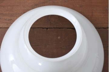 《引っ掛けシーリング式ペンダントライト加工費込み》　和製アンティーク　特大!!　昭和レトロなミルクガラスのペンダントライト　(R-084206)