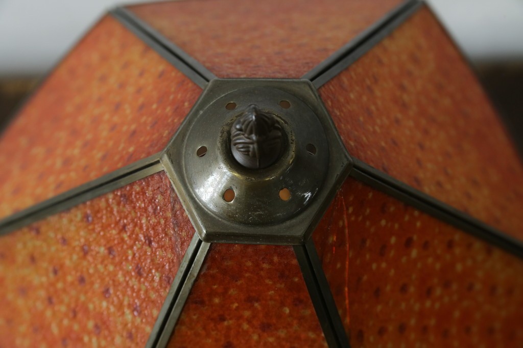中古　レトロな色づかいが可愛らしいクラシックスタイルのテーブルスタンド　(R-084212)