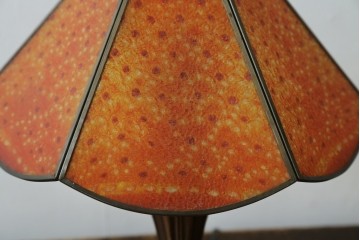 中古　レトロな色づかいが可愛らしいクラシックスタイルのテーブルスタンド　(R-084212)