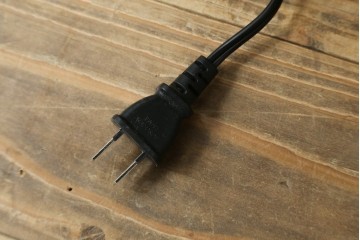 中古　レトロな色づかいが可愛らしいクラシックスタイルのテーブルスタンド　(R-084212)