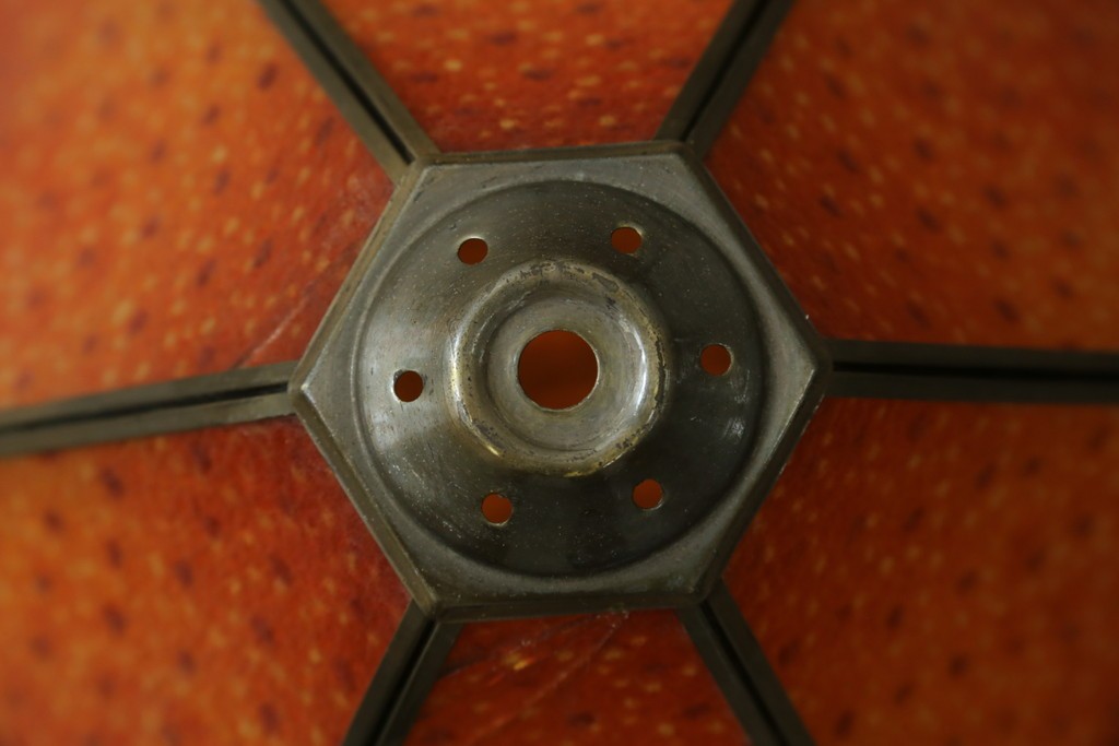 中古　レトロな色づかいが可愛らしいクラシックスタイルのテーブルスタンド　(R-084212)