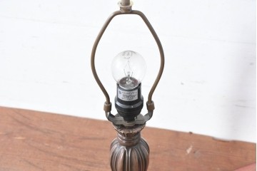 中古　レトロな色づかいが可愛らしいクラシックスタイルのテーブルスタンド　(R-084212)