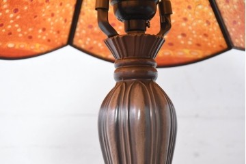 中古　レトロな色づかいが可愛らしいクラシックスタイルのテーブルスタンド　(R-084212)