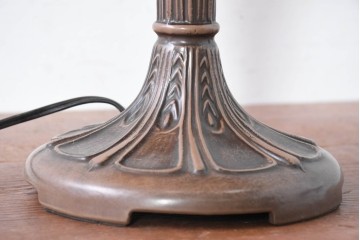 中古　レトロな色づかいが可愛らしいクラシックスタイルのテーブルスタンド　(R-084212)