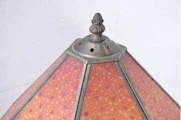 中古　レトロな色づかいが可愛らしいクラシックスタイルのテーブルスタンド　(R-084212)