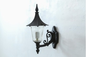 和製ビンテージ　気品漂うデザインが魅力的なアンティーク調のウォールランプ　(R-084214)