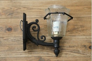 和製ビンテージ　気品漂うデザインが魅力的なアンティーク調のウォールランプ　(R-084214)