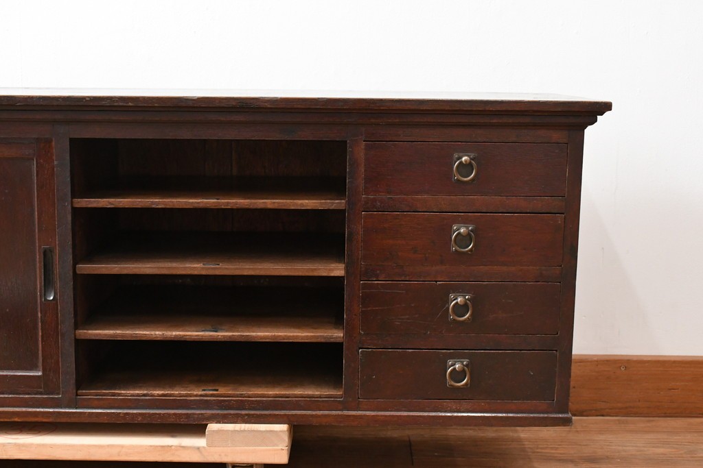 和製アンティーク　希少デザイン!!　古い商家で使われていた作りの良い帳場ローボード　(R-084217)