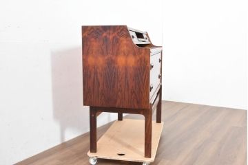 デンマークビンテージ　アルネ・ウォール・イヴェルセン(Arne Wahl Iversen)　ローズウッド材　温かみのある木の風合いが空間に映えるライティングビューロー(ワークデスク、簿記机、在宅用、在宅ワーク用、ヴィンテージ、北欧)(R-084218)