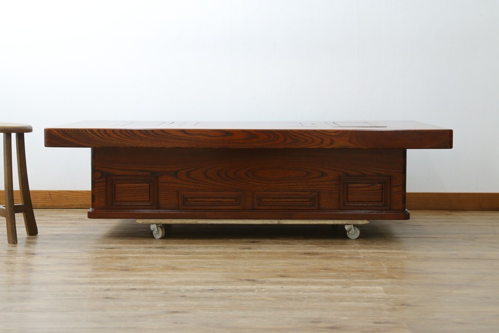 中古　超美品　総欅(ケヤキ)材　漆塗り　趣ある木目が美しい大振りな囲炉裏テーブル　(R-084221)