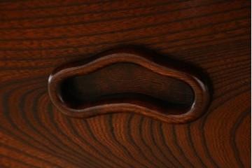 中古　超美品　総欅(ケヤキ)材　漆塗り　趣ある木目が美しい大振りな囲炉裏テーブル　(R-084221)