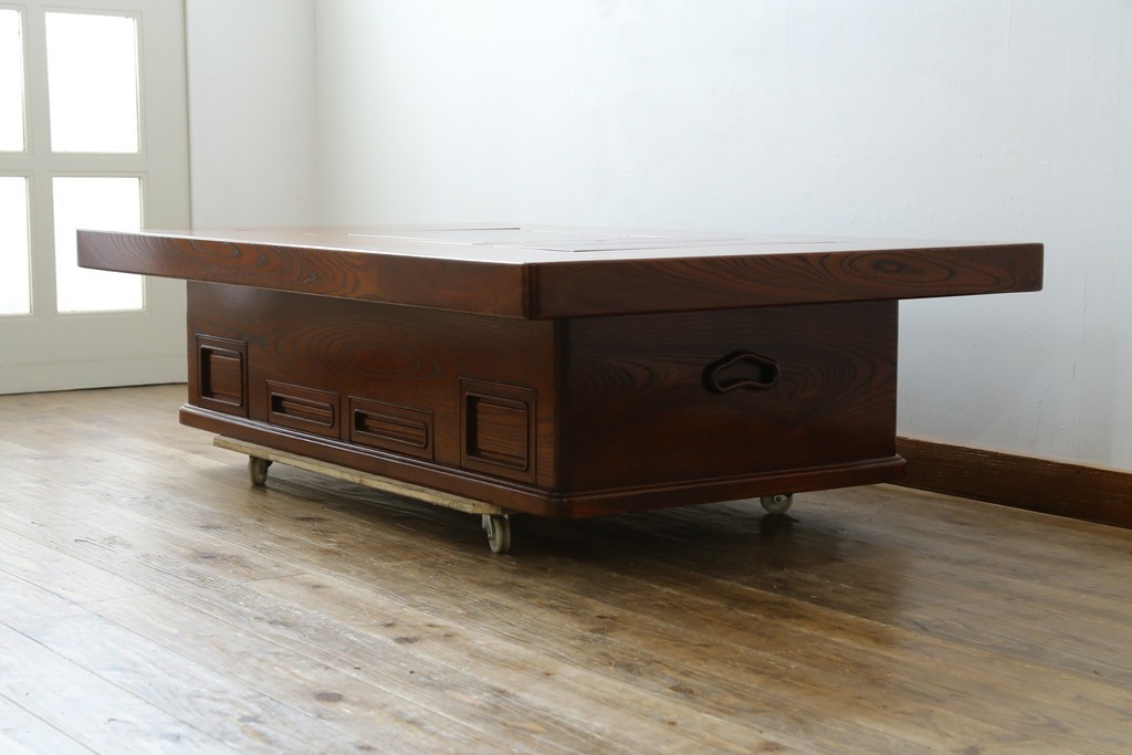 中古　超美品　総欅(ケヤキ)材　漆塗り　趣ある木目が美しい大振りな囲炉裏テーブル　(R-084221)