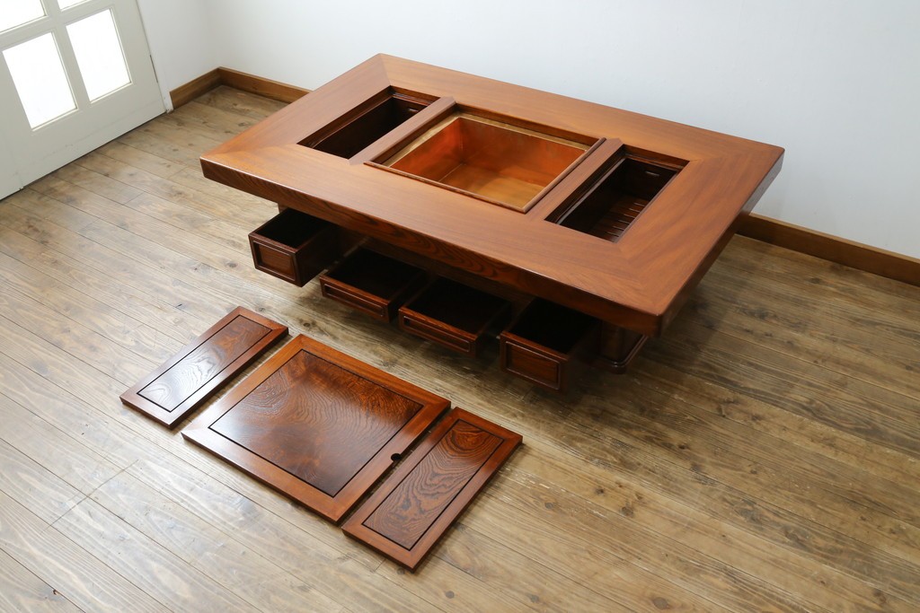 中古　超美品　総欅(ケヤキ)材　漆塗り　趣ある木目が美しい大振りな囲炉裏テーブル　(R-084221)