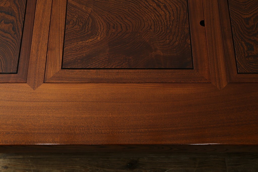 中古　超美品　総欅(ケヤキ)材　漆塗り　趣ある木目が美しい大振りな囲炉裏テーブル　(R-084221)